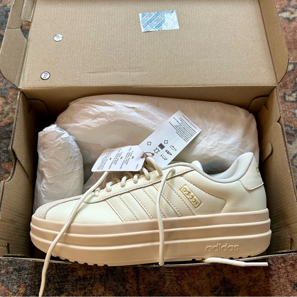 Brand new Adidas VL Court Bold Sneakers